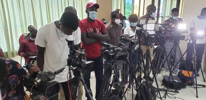 cameraman en conférence de presse