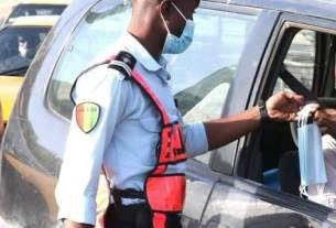 Policier sur la route