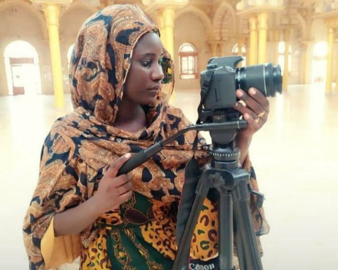 Ya Seyda camerawoman