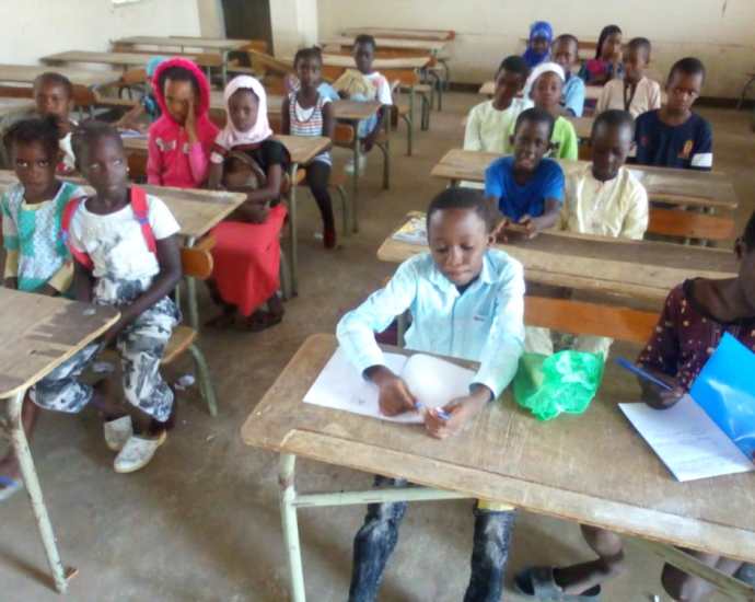 Image école avec des enfants