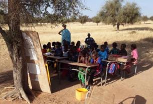 Feto Saddel, commune de Bokidiawé, une école en abris provisoire.