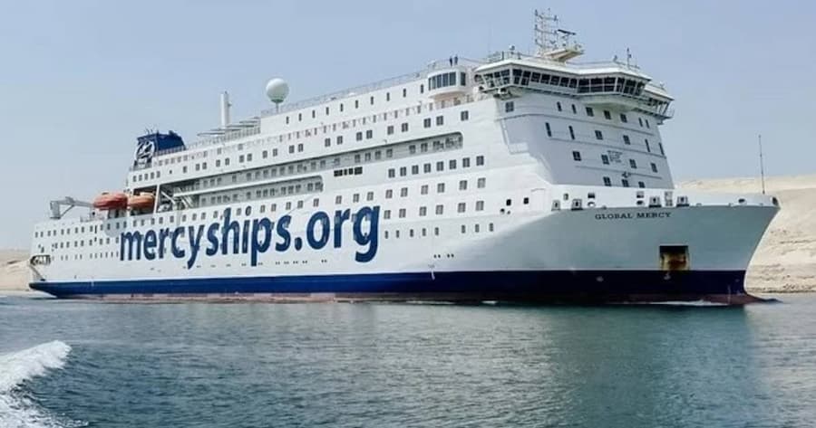 Le MV Global Mercy (Mercy Ships), le plus grand navire-hôpital civil au monde.