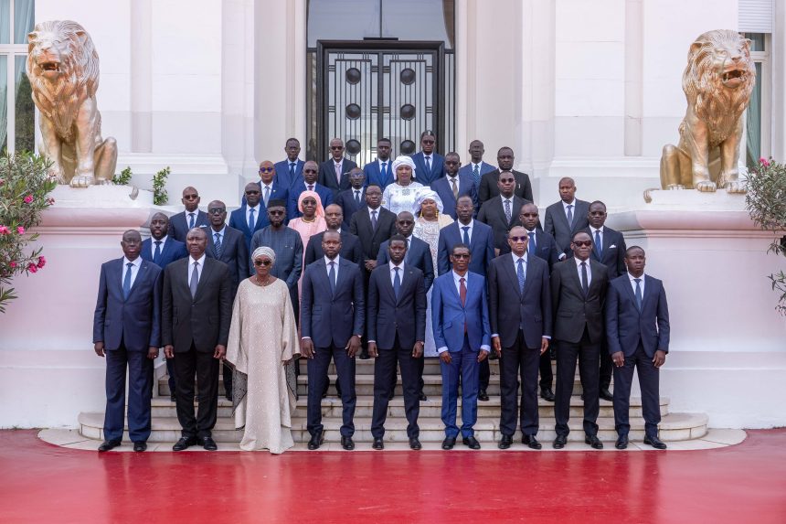 Sénégal, Conseil des ministres, les membres du gouvernement Ousmane SONKO, au Palais de la République pour la photo officielle (2024)