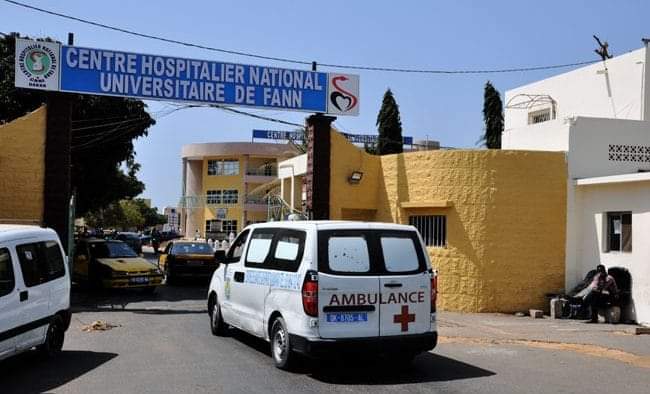 ambulance, médecine hôpital CHNU de Fann